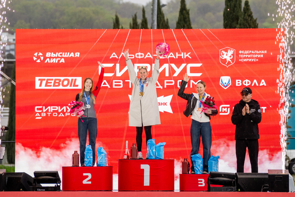 TSB03072.jpg TSB03072.jpg