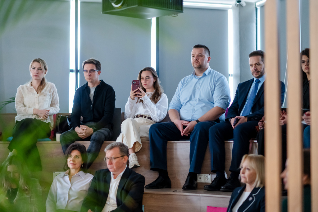 Z01_1639.jpg Z01_1639.jpg