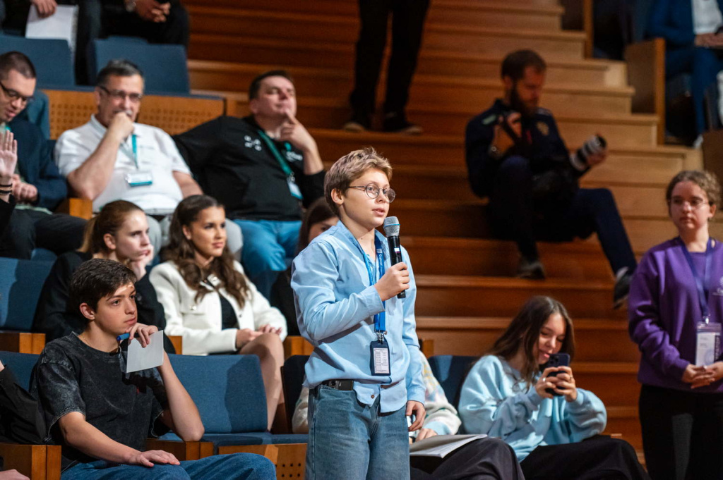 Z01_8329.jpg Z01_8329.jpg