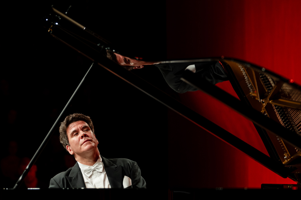 SIRIUS-289228.jpg SIRIUS-289228.jpg